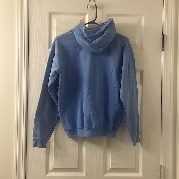 Blue waskesiu sweater reads “happy camper” - Picture 2 of 2